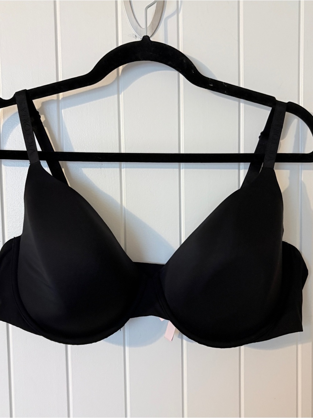 Victoria's Secret Black T-Shirt Bra - Smooth Molded Cups